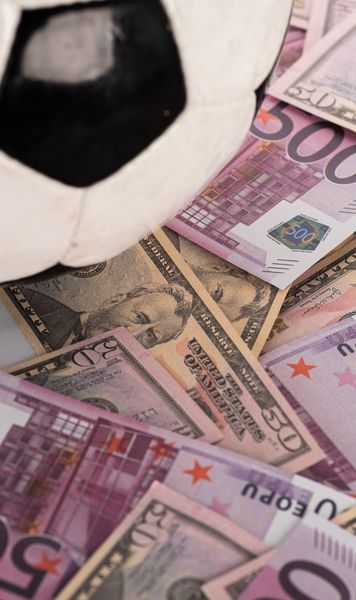 Fotbalul, parte din dezmățul Primăriilor  Autoritățile locale aproape   și-au dublat cheltuielile în 5 ani.  Fotbalul bugetar din Liga 1 a urmat același trend. Ce club șochează