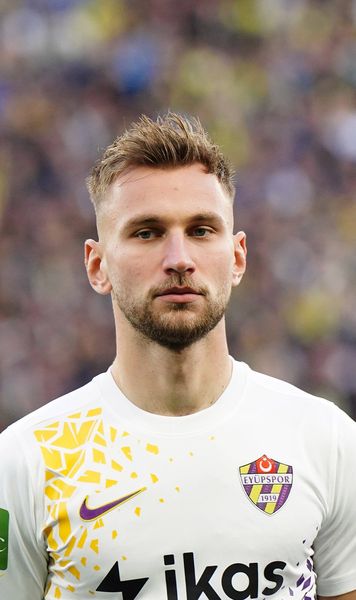 E oficial: Drăguș a plecat   Eyupspor a anunțat despărțirea de atacant +   Un alt fotbalist român  a fost prezentat la echipa cu președinte arestat!