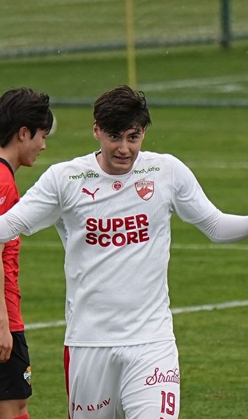 Mazilu, ce GOLAZO!    VIDEO + FOTO.   Atacantul   a spart gheața  în tricoul lui Dinamo cu o execuție superbă