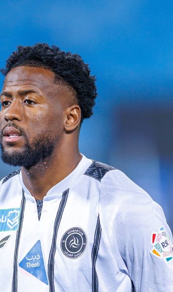 Moment incredibil în Arabia Saudită    FOTO:  Un jucător de la Al Shabab riscă o   suspendare uriașă,  după ce a scuipat spre arbitru. Cât ar putea lipsi