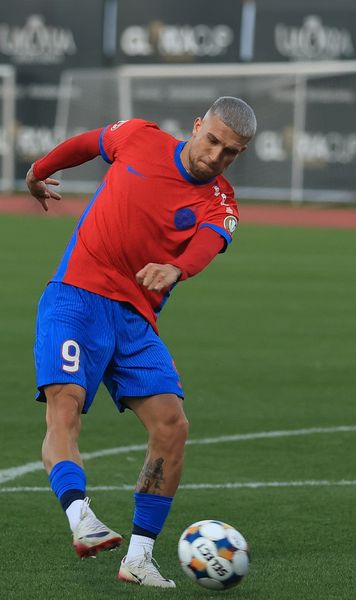 „E bombă nucleară”   Cine e jucătorul lăudat de   MM Stoica  la finalul cantonamentului FCSB din Antalya: „Când te antrenezi lângă Olaru și Cisotti...”