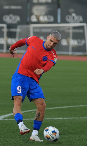 Au pus ochii pe Bîrligea   Mai multe cluburi din Serie A s-au interesat de serviciile atacantului de la FCSB:   „7-8 milioane de euro”