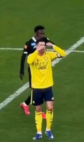 Cristiano Ronaldo, gest șocant    VIDEO.    L-a lovit pe portarul advers,  după ce echipa sa a marcat: „E un copil de 40 de ani” » Ce s-a întâmplat apoi