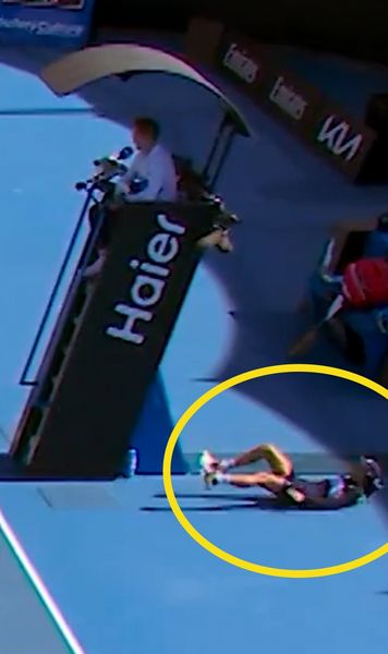 Panică la Australian Open    FOTO+VIDEO.   Un copil de mingi   a leșinat pe teren!  Cine i-a sărit imediat în ajutor