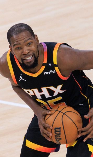 Atac la „Air” Jordan  Kevin Durant l-a întrecut pe idolul său, Dirk Nowitzki, în topul marcatorilor NBA »   Urmează Michael Jordan!