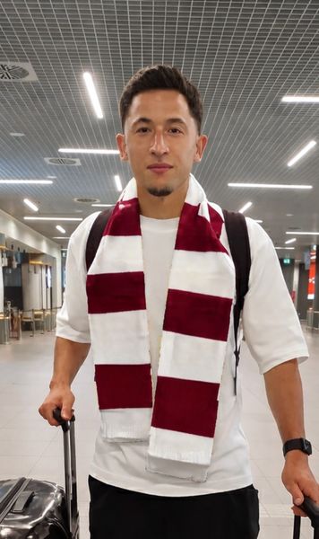 Moruțan a ajuns la București!    FOTO.  Internaționalul român va semna astăzi cu   Rapid  » De ce a întârziat transferul