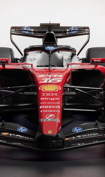 Ferrari și-a prezentat noul monopost    FOTO+VIDEO.  Cum arată mașina cu care italienii vor să câștige titlul după 18 ani »   Schimbare majoră la exterior!