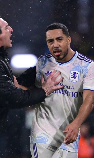 Și-a bruscat jucătorul!    Gest neașteptat al lui Unai Emery  după ce a făcut o înlocuire la Aston Villa. Explicația, și mai surprinzătoare