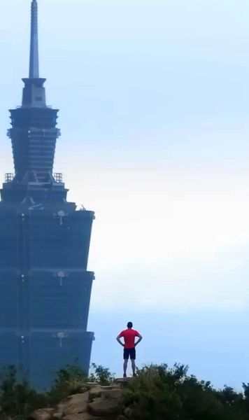 Își riscă viața în direct!  Va escalada clădirea de 508m fără protecție și   știe că poate muri!  Netflix, pusă la zid pentru live: „Decizie macabră”