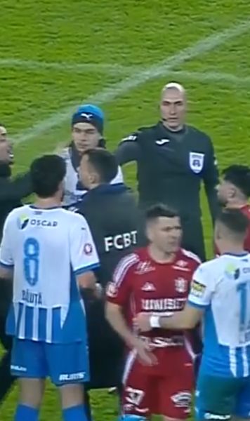 Scandal la U Craiova - Botoșani    FOTO.    Mario Felgueiras,   eliminat după izbucnirea de la finalul meciului » Contre pe teren cu Leo Grozavu