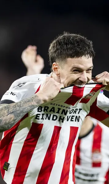 „Man, printre cei mai importanți de la PSV”  Fostul jucător al lui Ajax analizează   parcursul românului:  „Toți se așteptau la altceva”