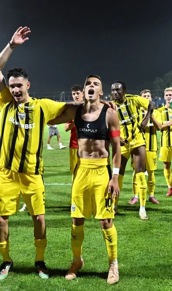 Liderii lui Dinamo, în direct  Cătălin Cîrjan a plătit   ca să-i comenteze pe live  lui Raul Opruț: ce i-a scris căpitanul lui Dinamo