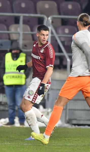 Paraschiv, plusuri și minusuri    Cristi Săpunaru  l-a analizat pe atacantul Rapidului: „Defensiv, senzațional, dar n-a avut realizări pe faza ofensivă”