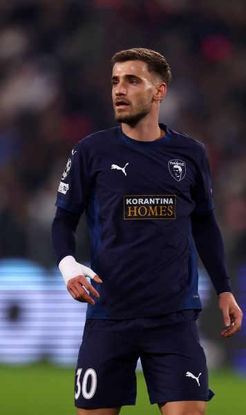 Vlad Dragomir, GOLAZO în Ligă     FOTO.  Mijlocașul român,   reușită de senzație  în ultima etapă a fazei principale din Champions League