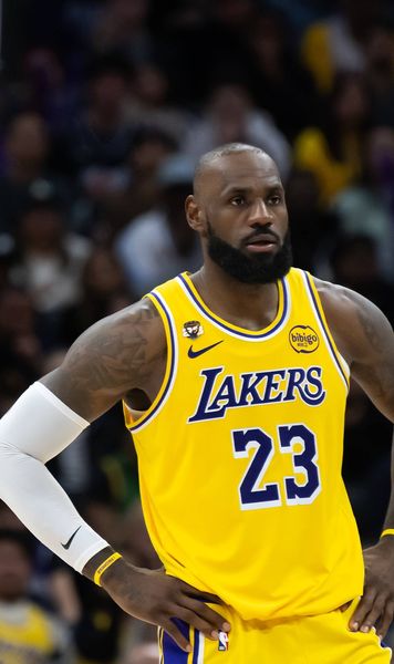 Se apropie retragere    VIDEO.     LeBron James,  în lacrimi la ceea ce ar putea fi ultimul meci la Cleveland! Momentul care la emoționat