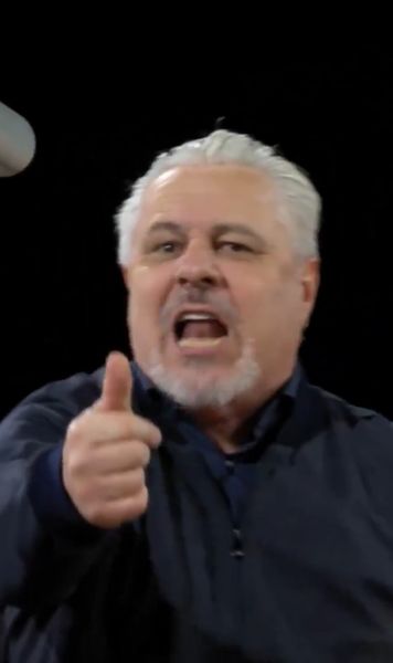 Șumudică, un car de nervi    VIDEO.  Tehnicianul român a explodat în prelungirile ultimului meci din Golf:   „Fluieră!  Ai dat penalty, cartonaș roșu, de toate!”