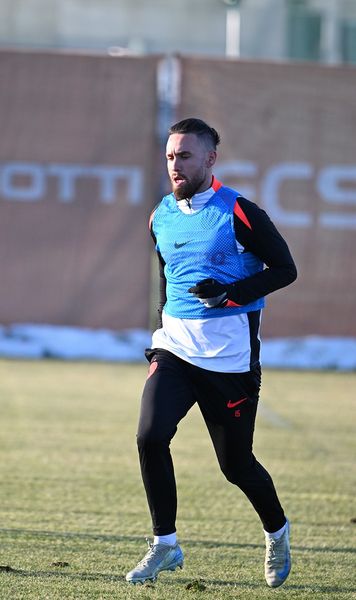 De ce nu joacă Ofri Arad  Mijlocașul israelian   nu va evolua nici în următoarele două săptămâni  pentru FCSB. Care e motivul