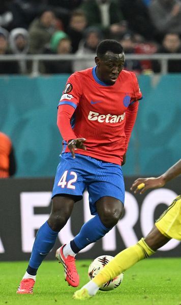 „Trebuia să îi schimb numele”   Gigi Becali l-a   criticat și ironizat  pe mijlocașul de la FCSB: „Băi nebunule, urcă cu mingea la picior!”