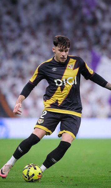 Rațiu și colegii s-au săturat  Jucătorii și antrenorii lui Rayo s-au răzvrătit împotriva conducerii.   N-au apă caldă la dușuri!  » La Liga a reacționat