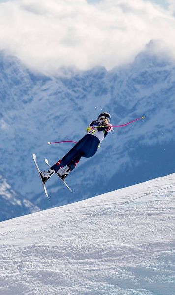 Vonn s-a rupt. Urlete de durere!  Imagini ale dezastrului. Schioarea a concurat grav accidentată și a căzut iar.   Plângea pe pârtie: „Oh, my God!”