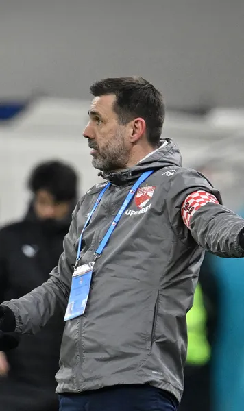 „Știm că nu suntem o echipă perfectă”  Reacția lui Kopic după ce U Craiova   i-a ascuns mingea lui Dinamo  + cum explică transferurile rare din iarnă