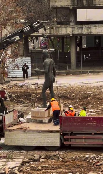 „Au fost mutate cu mare atenție”    VIDEO+FOTO  Imagini de ultimă oră de pe   șantierul din Ștefan cel Mare:  ce s-a întâmplat azi pe „Dinamo”