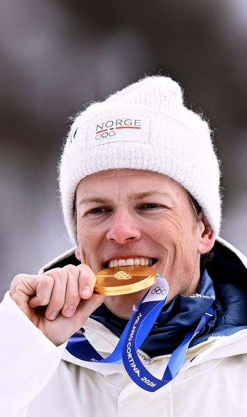 Fotbalistul e regele schiului  Povestea norvegianului care poate depăși recordul de aur la Jocurile Olimpice.   Fotbal, schi fond. Și bunicul, „arma secretă”