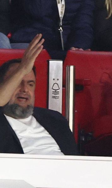 Devoratorul de antrenori    Furiosul patron al lui Nottingham  a dat afară trei în 5 luni. Vrea un nume care a rezistat  o jumătate de an cu el!