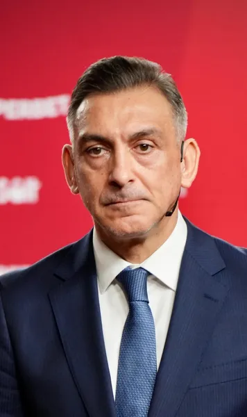 „Cu pistolul și cuțitul la gât”   Momentul în care Ilie Dumitrescu   a fost atacat  de o grupare interlopă + Cine l-a salvat