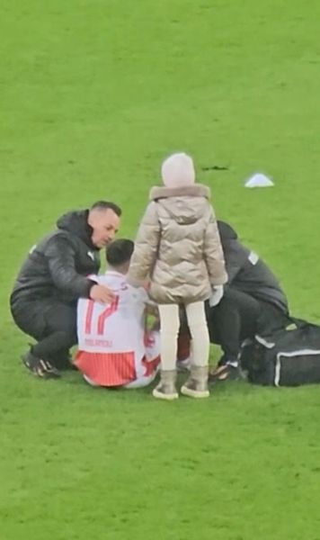 Îngrijorare la Dinamo    VIDEO:  Georgi Milanov nu s-a putut ridica de pe gazon.   A avut nevoie de ajutor pentru a ajunge la vestiar