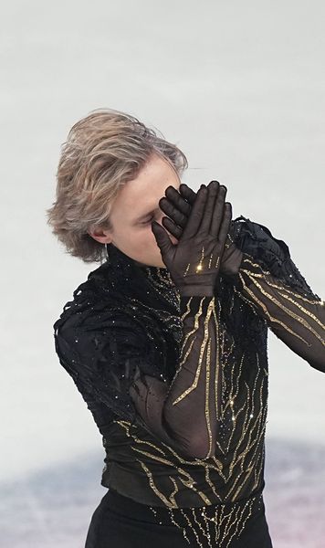 „Frica trage mintea în întuneric”  Explicația celui mai bun patinator al lumii, copleșit la Jocuri:   „Ura online atacă mintea.  Prăbușirea e inevitabilă”