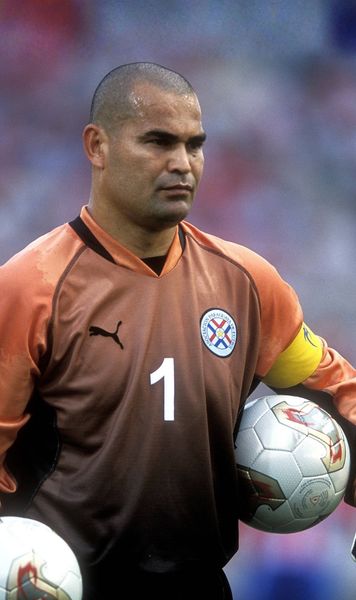 „Sunt solidar cu Prestianni”  Chilavert, derapaj după derapaj.   I-a atacat pe Vinicius și Mbappe:    „Ar însemna că cei LGBTQ+ sunt un model de urmat”