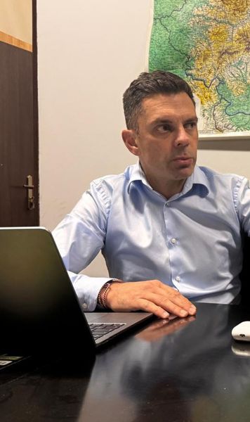 Eduard Novak, atac la Julia Sauter  Fostul ministru al Sportului, indignat:   „Se vinde un loc 17 ca rezultatul lui Popovici! Rușine!”