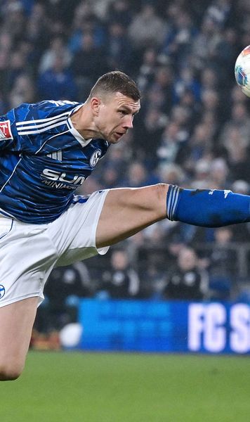 „Diamantul” taie la 40 de ani    FOTO-VIDEO.  România o să aibă   probleme cu bosniacul Dzeko.  Priviți ce face în Germania!