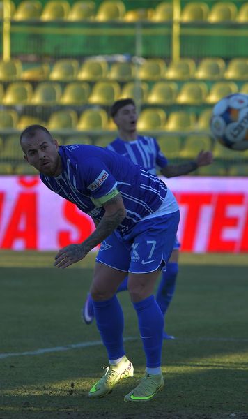  „Nu am mai văzut așa țărănie!”    Denis Alibec,  după înfrângerea cu FC Argeș: „Se stă numai pe jos, fotbal zero. Acesta este fotbalul românesc”