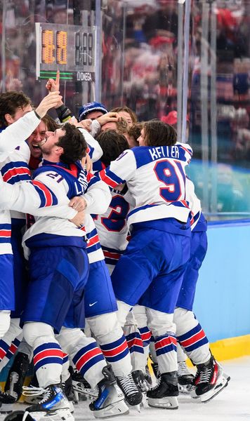 SUA, gol de aur olimpic  Americanii sunt campionii Jocurilor la hochei după 46 de ani. Fantastică finală,   2-1 contra rivalei Canada. Cui i-au dedicat titlul!