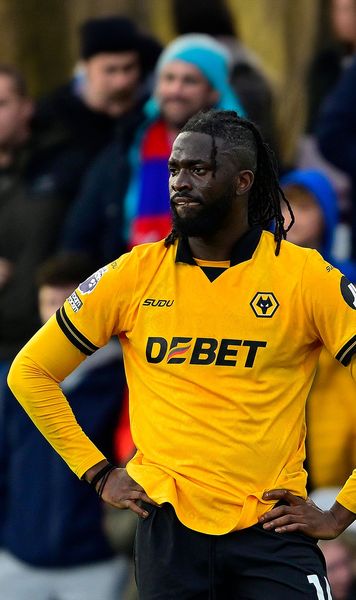 Rasism și homofobie în Premier League  Weekend înfiorător. Poliția are 6 anchete simultane:   „Cioară proastă”. Și „Mori, poponarule!”