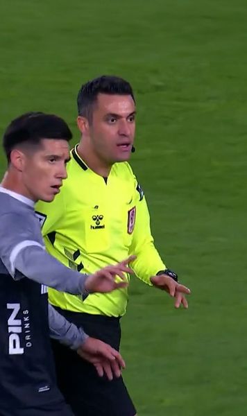 A refuzat să iasă de pe teren!     VIDEO + FOTO.  Fostul jucător al lui Atletico Madrid, protagonistul unui   moment cum rar se vede în fotbal