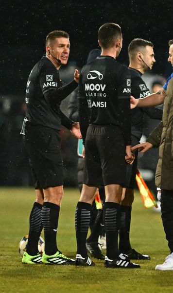„Sper să-l suspende 20-30 de etape!”    Ianis Zicu,  extrem de nervos după Farul - CFR Cluj: „Un arbitraj anormal, e inexplicabil”