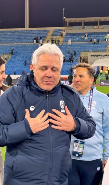 „Simt că ați jucat pentru mine. În 4 zile fac 55 de ani”    VIDEO:  Imagini de neratat:   Șumudică, nou discurs viral în engleză