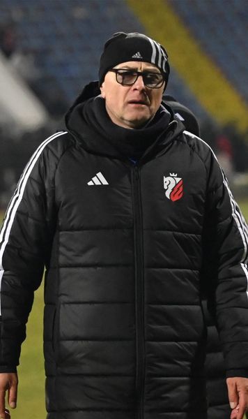 Leo Grozavu, demis      FC Botoșani a oficializat „divorțul”  de antrenorul care a dus echipa pe locul 1 în acest sezon