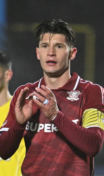 Moment amuzant Dobre - Panduru    VIDEO+FOTO  Atacantul a reacționat la complimentele analistului TV: „Am pus   poză la frizerie”  😅