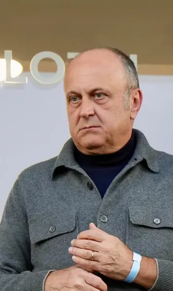 „Au să-mi dea bani de 6 luni!”  Probleme la Rapid?   Îl acuză pe Șucu:  „Un afront adus familiei mele, îmi iei mâncarea de pe masă”