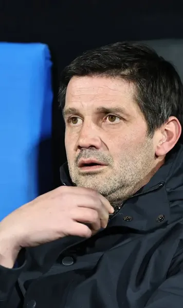 „Chivu e de neînțeles”  Un fost jucător la   AC Milan și Inter,  dezamăgit de antrenorul român: „La ce se aștepta? La aplauze?!”