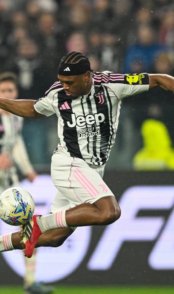 Tot corpul acoperit cu ventuze    O imagine surprinzătoare  a atacantului de la Juventus. Care e scopul