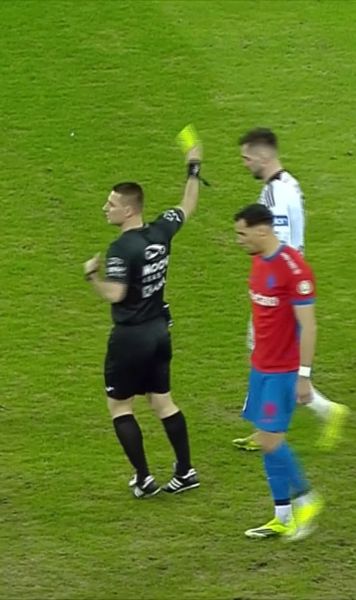 Fază bizară în FCSB - U Cluj      FOTO  Momentul care l-a făcut pe comentator să exclame:   „Să i-l bage în ochi  și mai multe nu!”