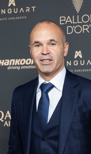 De ce a picat „afacerea Iniesta”  Erau pregătiți să-l prezinte oficial, dar   nu a mai semnat!  Ce nu i-a convenit legendei Barcelonei