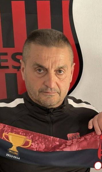 Schimbări înainte de play-out  CSM Reșița are   un nou antrenor,  după plecarea lui Flavius Stoican. Croatul de la Câmpulung, demis după 3 etape!