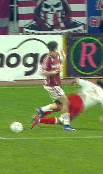 „Oriunde pe teren era fault!”    VIDEO+FOTO.  Verdictul specialistului la faza care a întors soarta derby-ului   Rapid - Dinamo:  „Trebuie s-o spunem!”