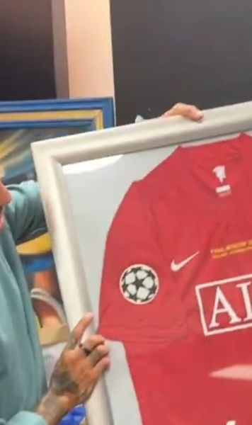 Imagini din vila spectaculoasă a lui Carlos Tevez    FOTO + VIDEO:   Piscină cu cascadă, muzeu personalizat și   facilități ca ale unui resort de lux